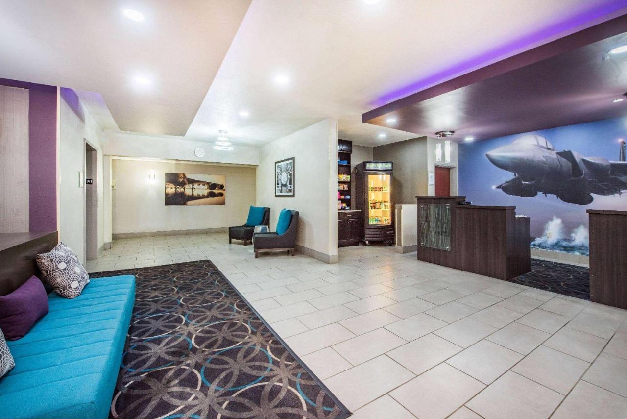Hotel La Quinta By Wyndham Fairborn Wright-Patterson Extérieur photo