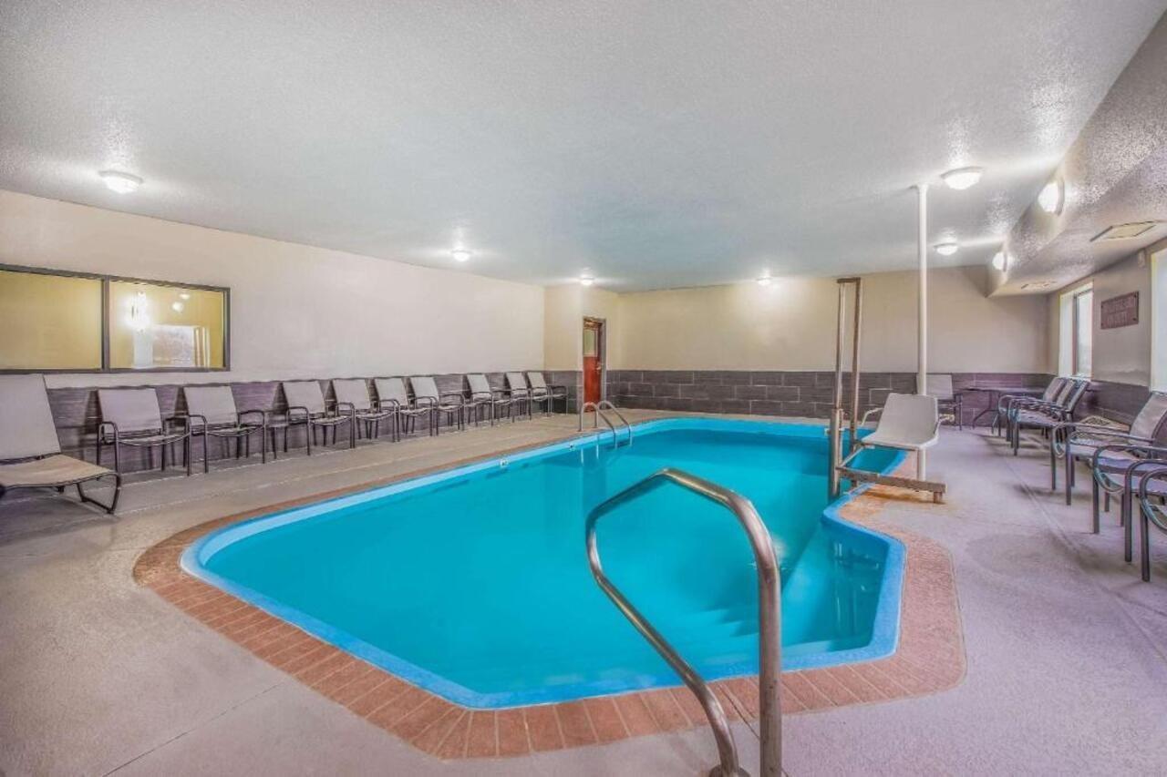 Hotel La Quinta By Wyndham Fairborn Wright-Patterson Extérieur photo