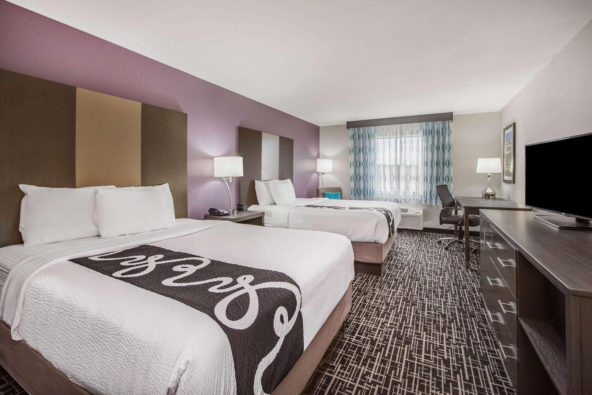 Hotel La Quinta By Wyndham Fairborn Wright-Patterson Extérieur photo