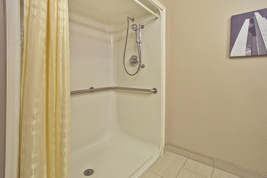 Hotel La Quinta By Wyndham Fairborn Wright-Patterson Extérieur photo