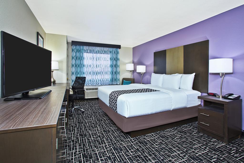 Hotel La Quinta By Wyndham Fairborn Wright-Patterson Extérieur photo