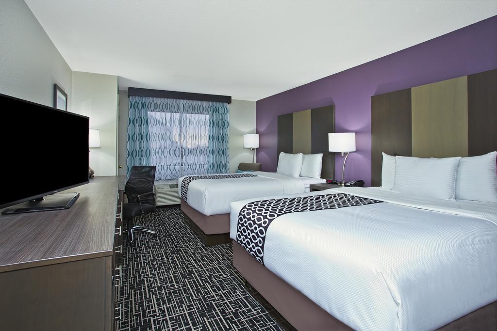 Hotel La Quinta By Wyndham Fairborn Wright-Patterson Extérieur photo