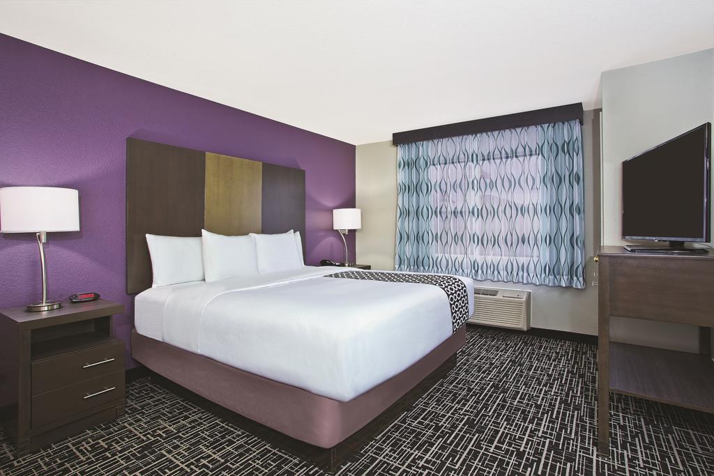 Hotel La Quinta By Wyndham Fairborn Wright-Patterson Extérieur photo