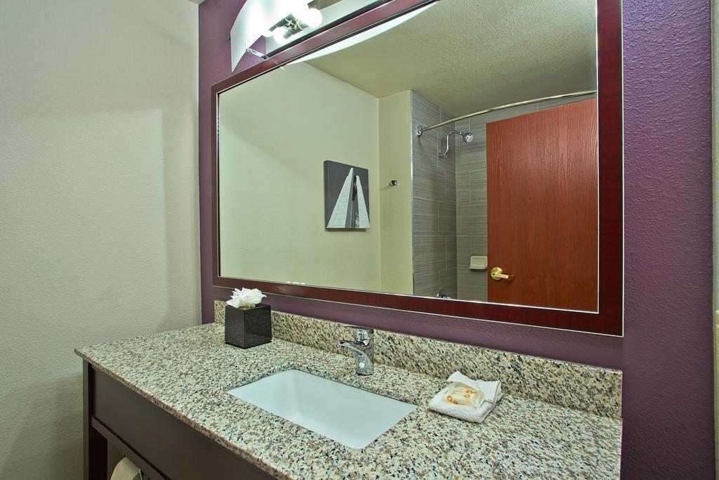 Hotel La Quinta By Wyndham Fairborn Wright-Patterson Extérieur photo