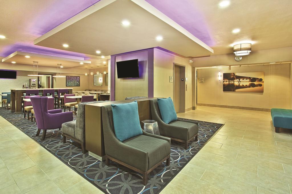 Hotel La Quinta By Wyndham Fairborn Wright-Patterson Extérieur photo