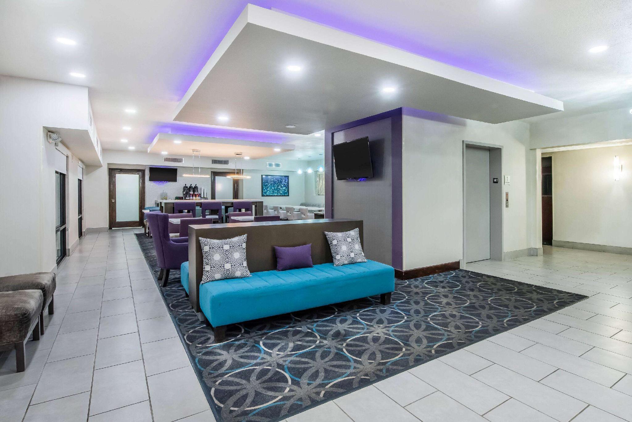 Hotel La Quinta By Wyndham Fairborn Wright-Patterson Extérieur photo